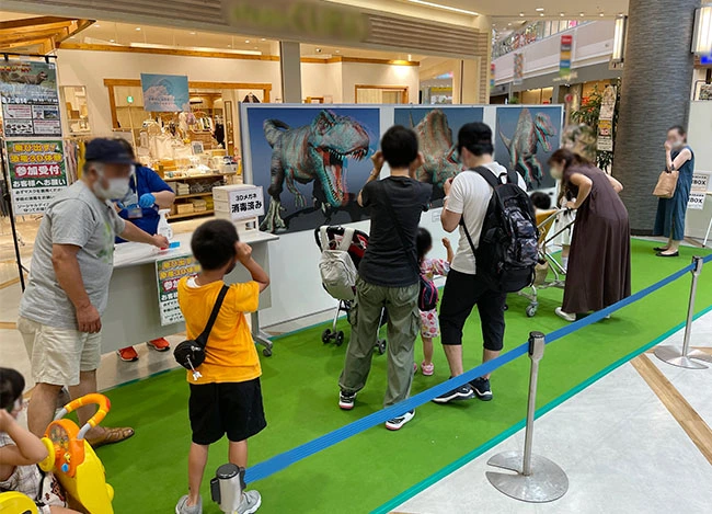 ３Dメガネは都度消毒し、衛生な状態で皆様にご覧いただきました。