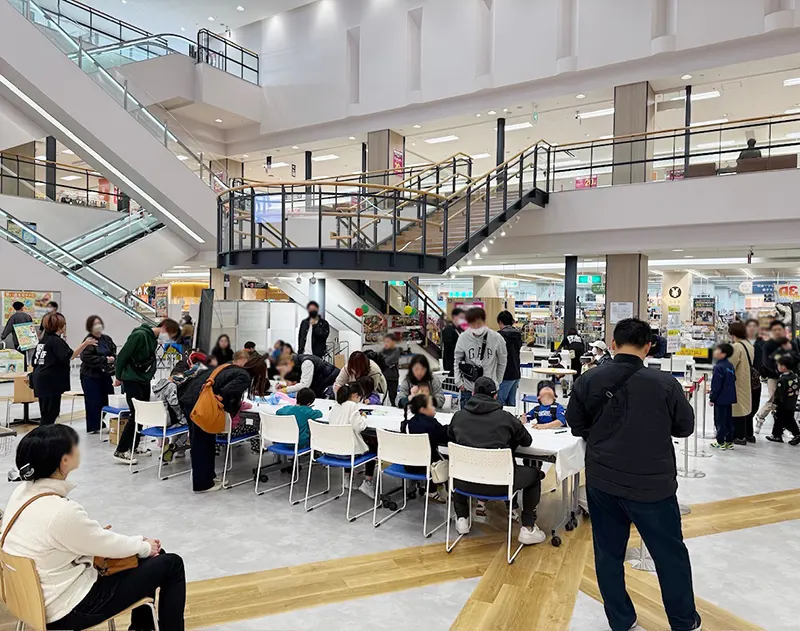 ショッピングセンター内のイベントスペースで開催され、多くのお客様にご来場いただき、盛況のうちに終了しました。