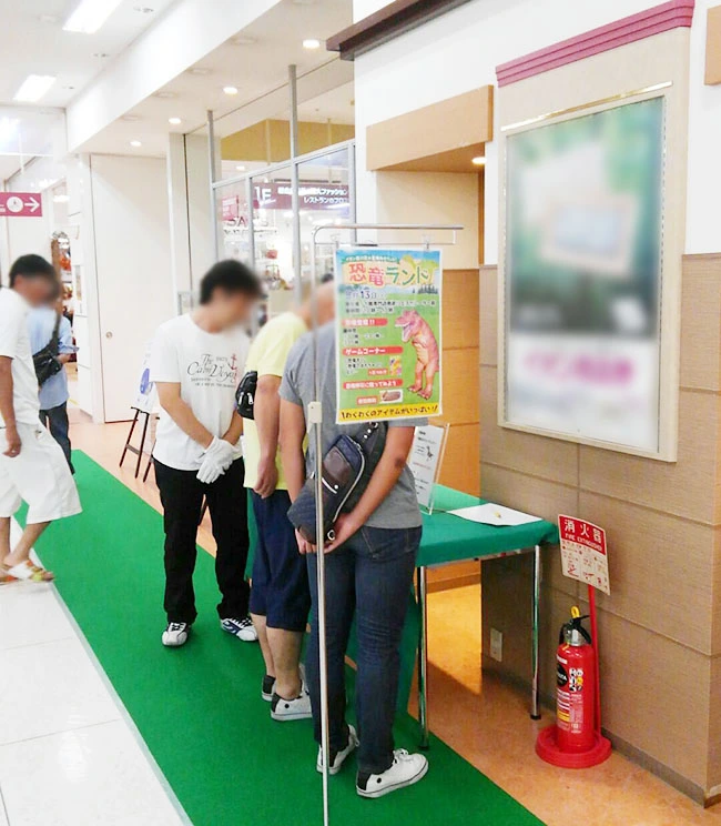 お店の一角が恐竜展会場に！