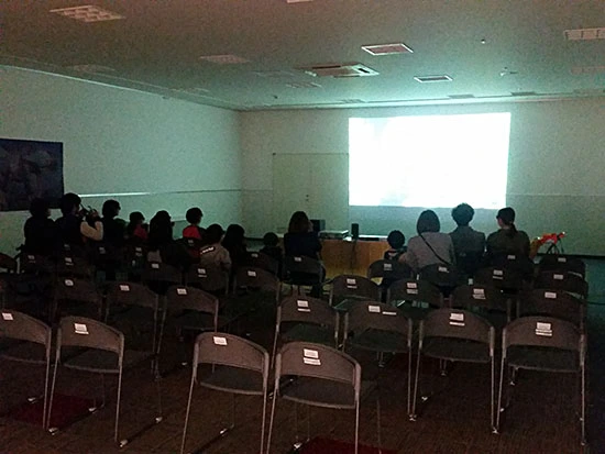 飛び出す３Ｄ恐竜展映像展示。簡易的に作った上映空間でも大迫力！目の前まで恐竜たちが飛び出します。