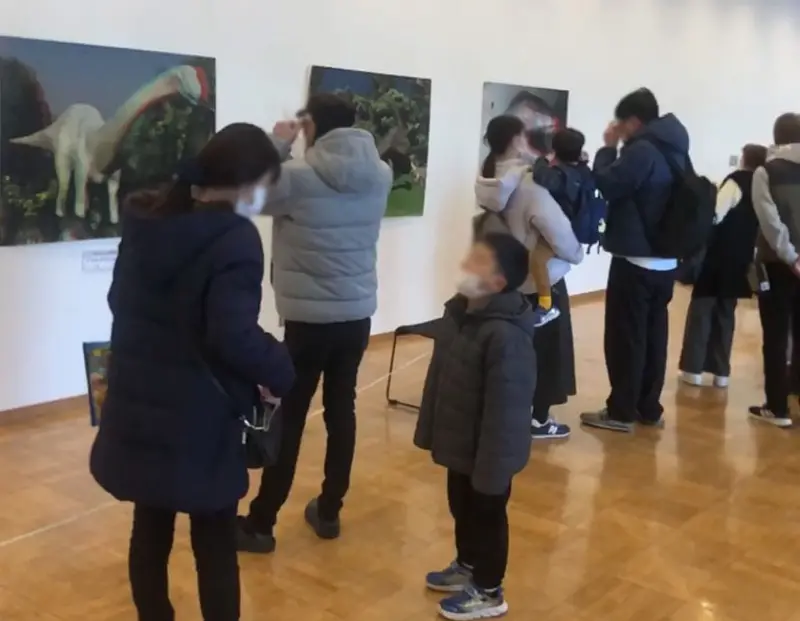 飛び出す３Ｄ恐竜ポスターは老若男女どなたでも楽しめる体験型のコンテンツです。