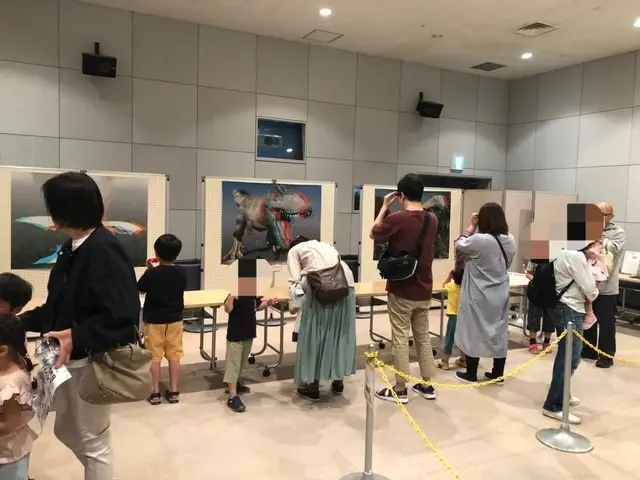 とくに、大人に人気を博した飛び出す３Ｄ恐竜ポスター展示！