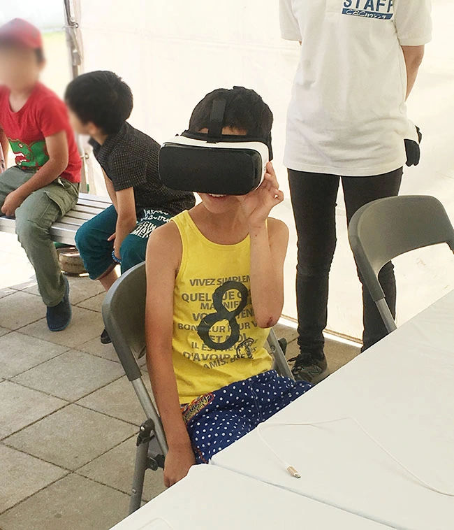 ヘッドセットをつければ、そこは白亜紀の真っ只中。
