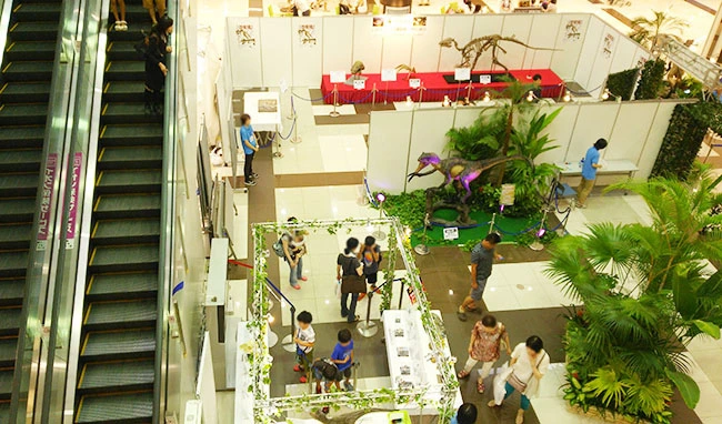 エレベーター横の展示会場で恐竜イベントを開催。