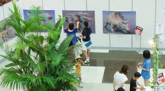 飛び出す３Ｄ恐竜展ポスター展示