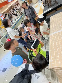 ショッピングモールの夏休み恐竜イベントでVR、アンモナイト発掘体験キット、本物化石、恐竜フィギュア等を提供（埼玉県）